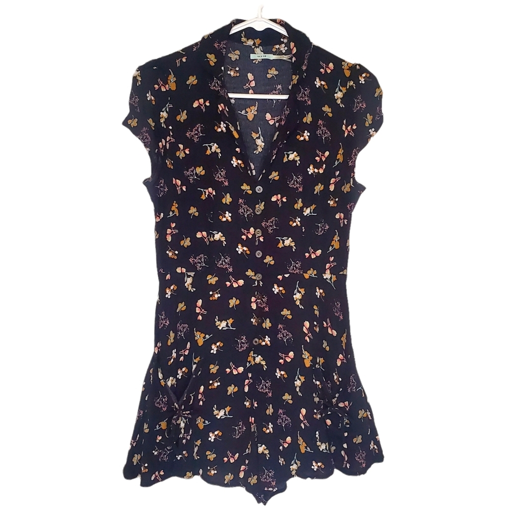 Junior's/Women's Kimchi Blue button-down romper size 4- black with floral print